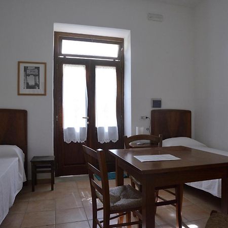 Casa Del Geco Bed and Breakfast Paestum Exteriör bild