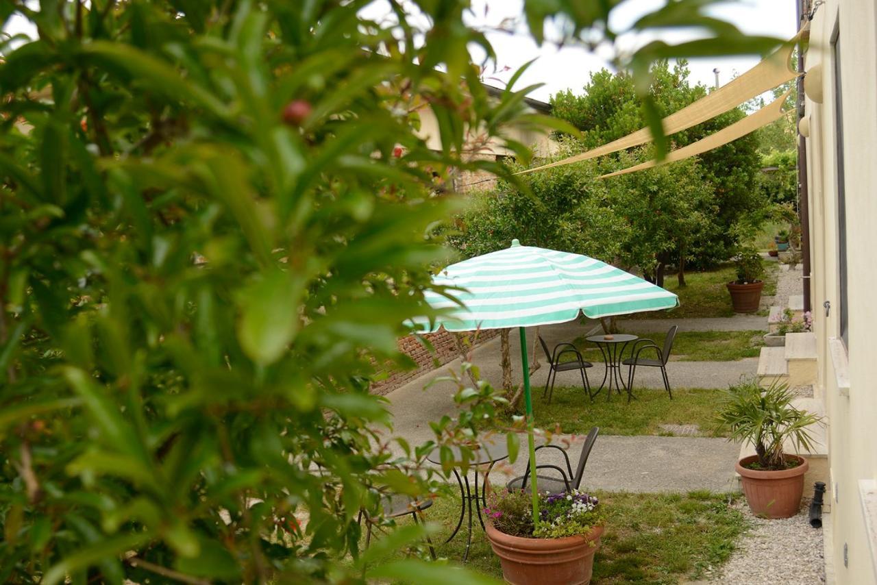 Casa Del Geco Bed and Breakfast Paestum Exteriör bild