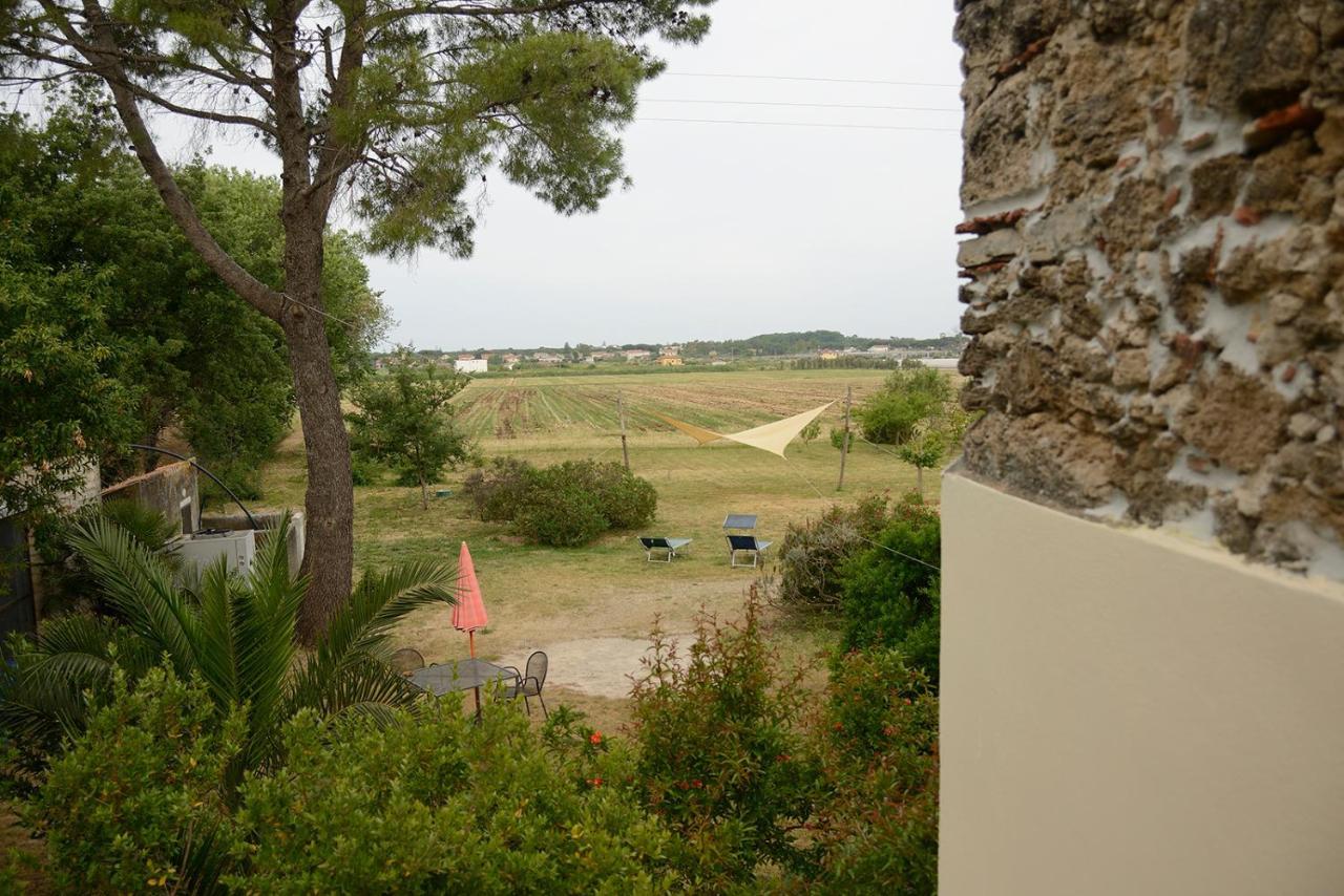 Casa Del Geco Bed and Breakfast Paestum Exteriör bild