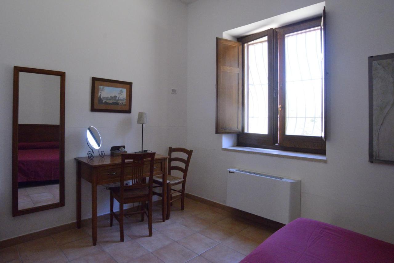 Casa Del Geco Bed and Breakfast Paestum Exteriör bild