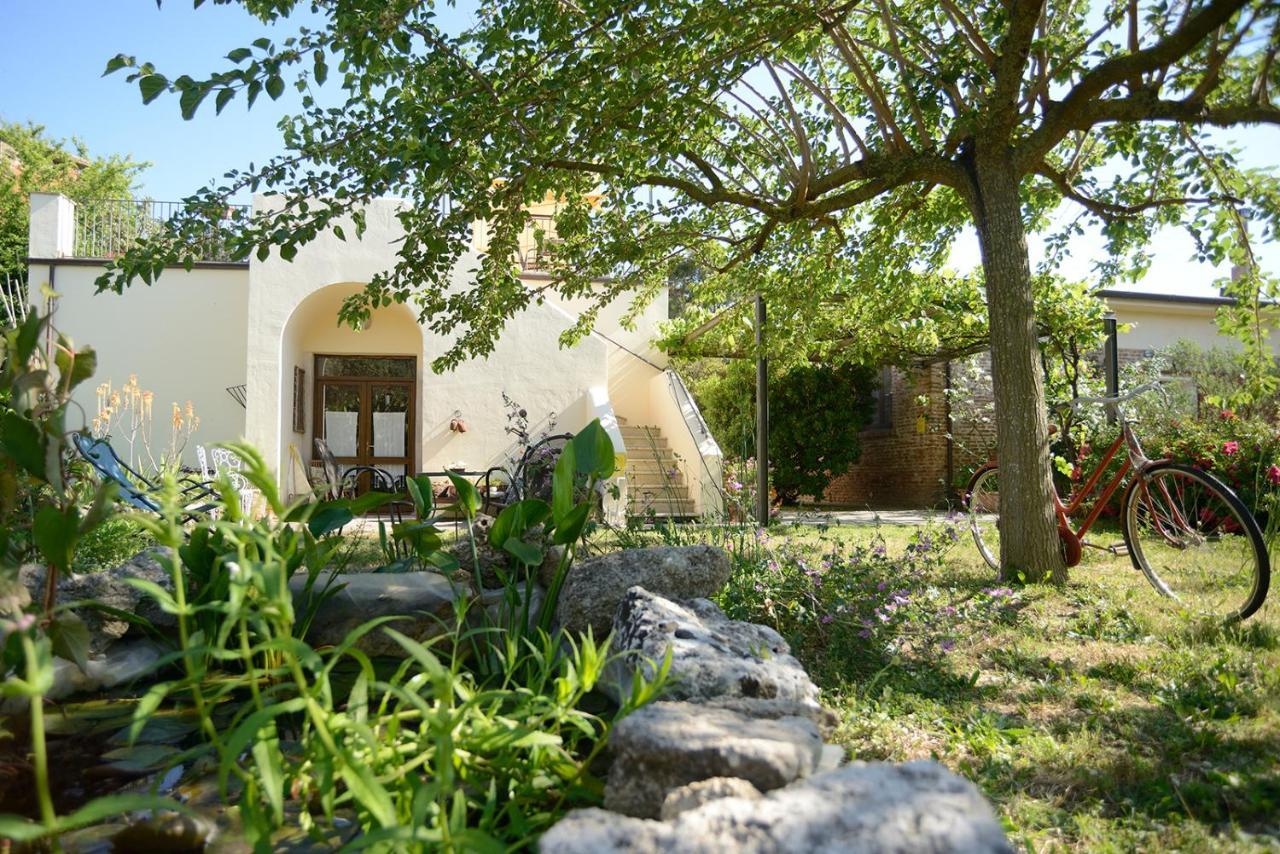 Casa Del Geco Bed and Breakfast Paestum Exteriör bild